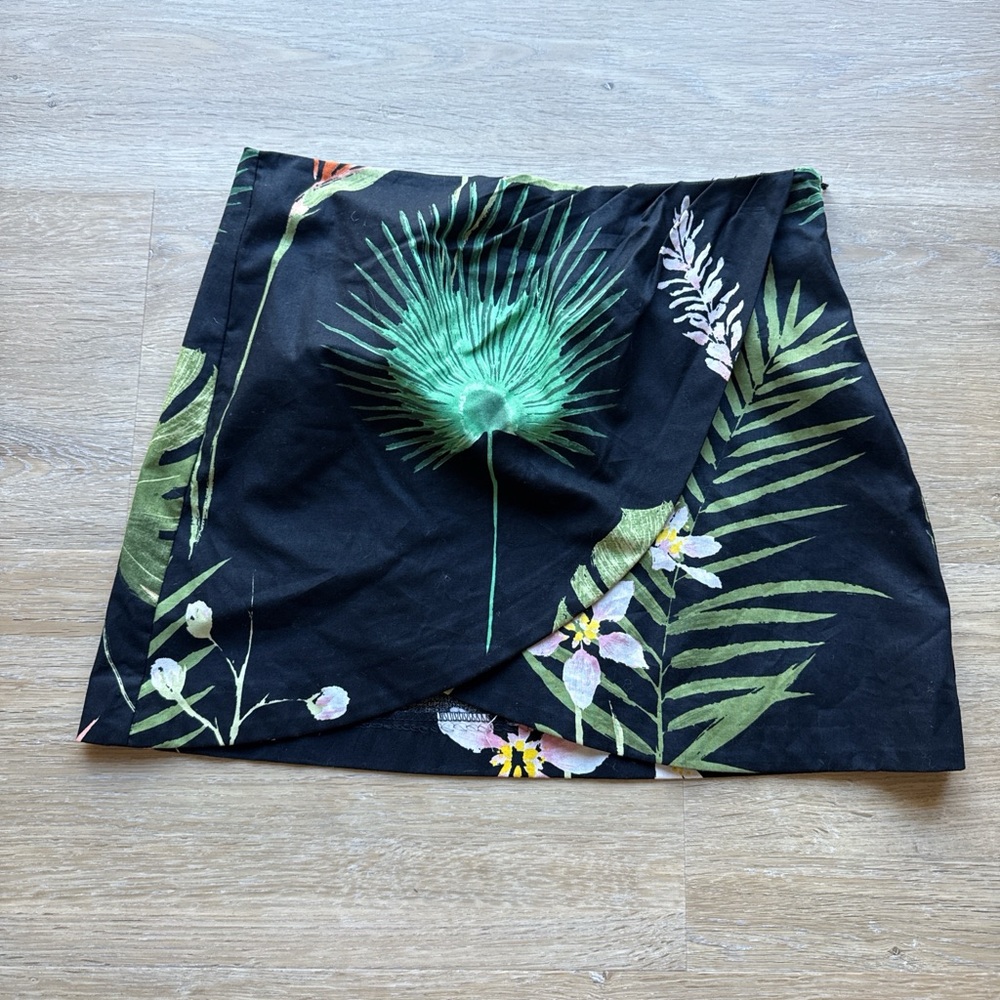 Zara Tropical Black Skirt with Green and Pink Floral Design Small